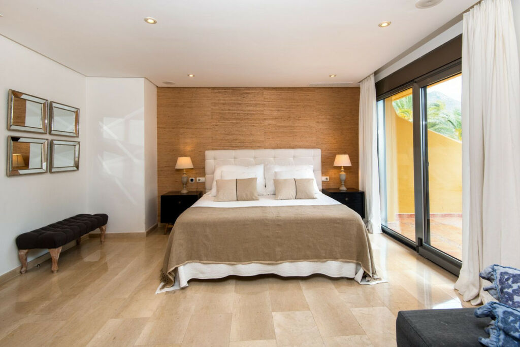 Townhouse Nagüeles Málaga - image 29