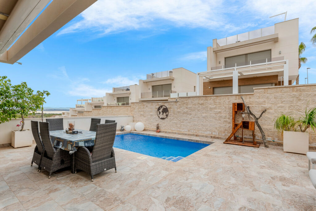 Detached Villa Villamartin Alicante - image 28