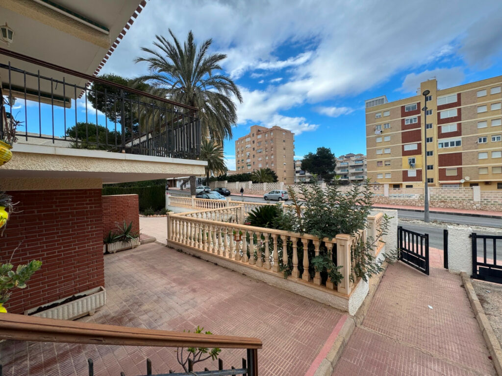 Detached Villa La Zenia Alicante - image 30