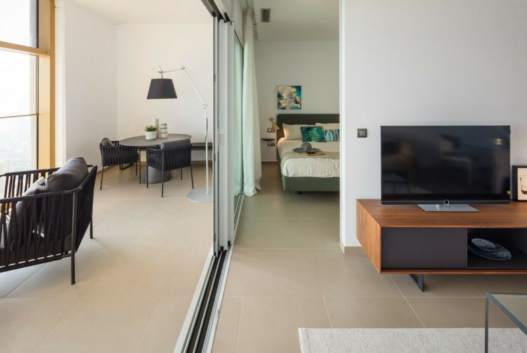Middle Floor Apartment Benidorm Alicante - image 3