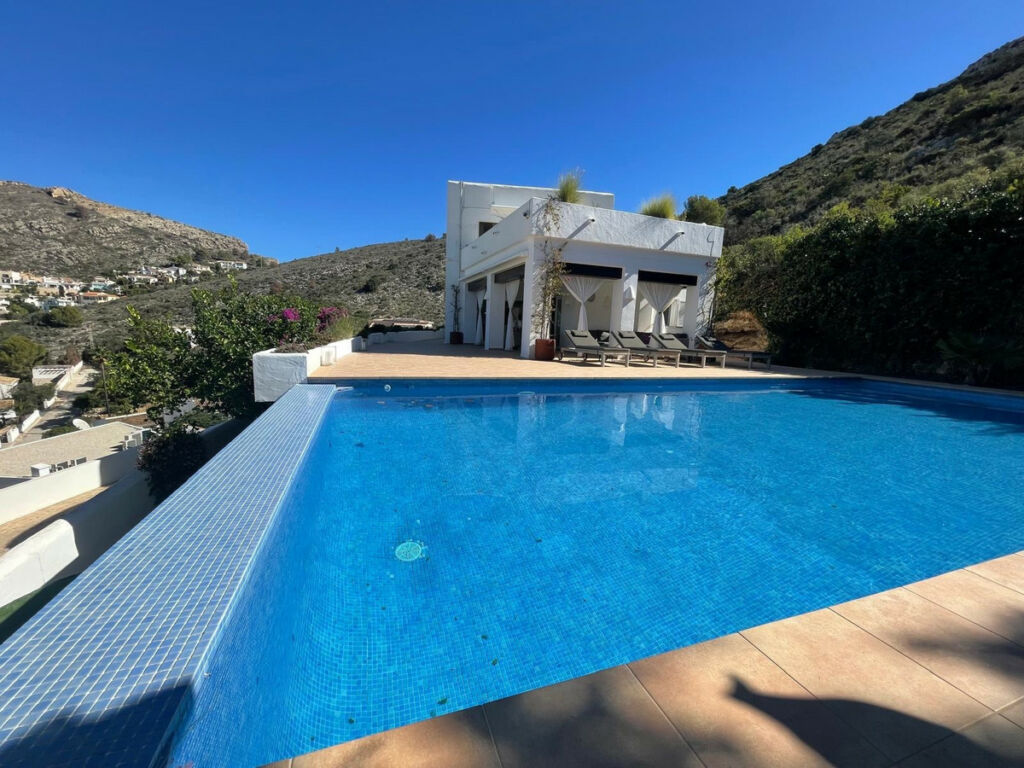 Detached Villa El Portet Alicante - image 3