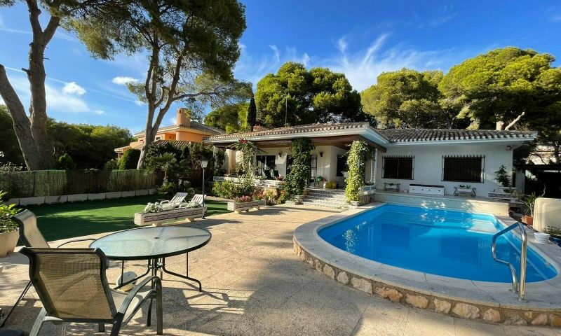 Detached Villa Campoamor Alicante - image 3