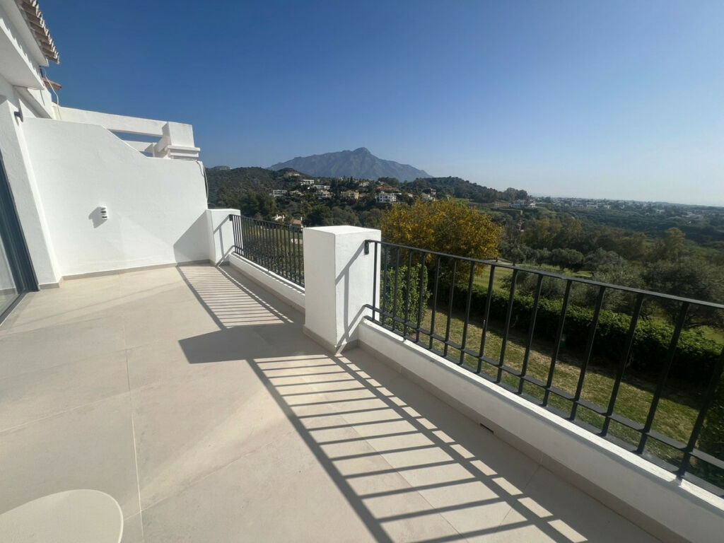 Townhouse Benahavís Málaga - image 9