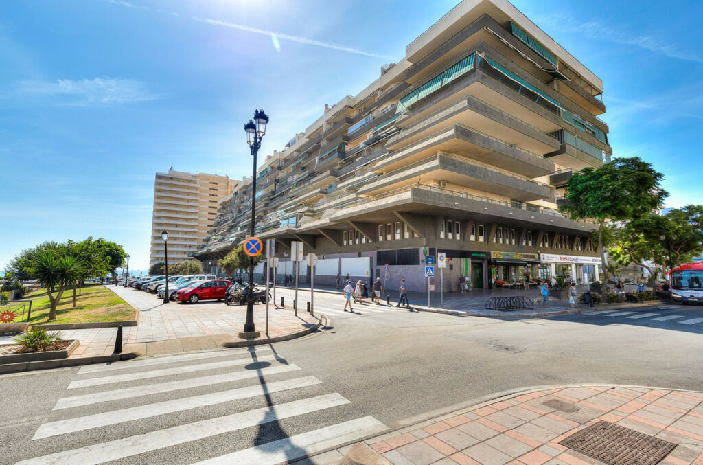 Penthouse Fuengirola Málaga - image 3