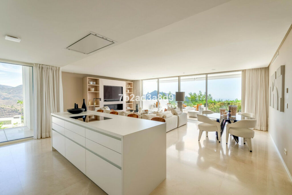 Ground Floor Apartment Ojén Málaga - image 3