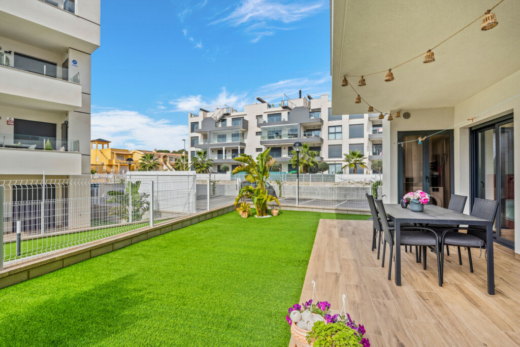 Ground Floor Apartment Villamartin Alicante - image 3