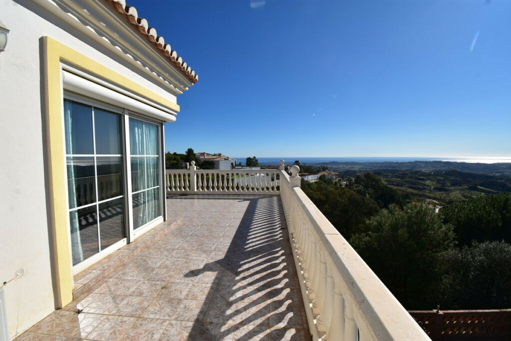 Detached Villa Mijas Málaga - image 3