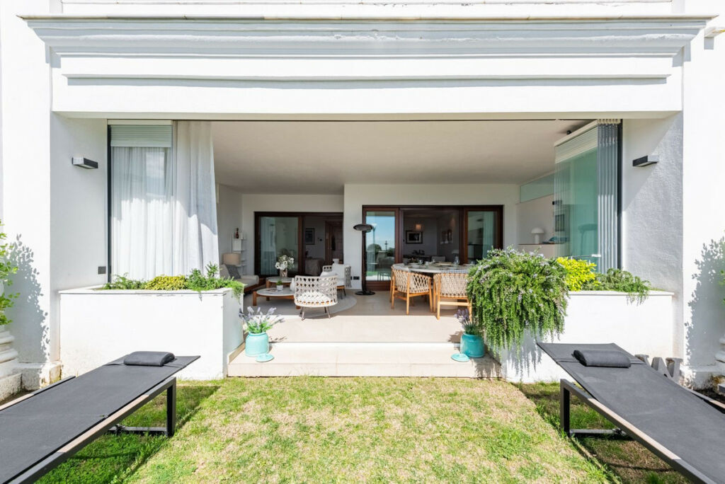 Ground Floor Apartment Estepona Málaga - image 3