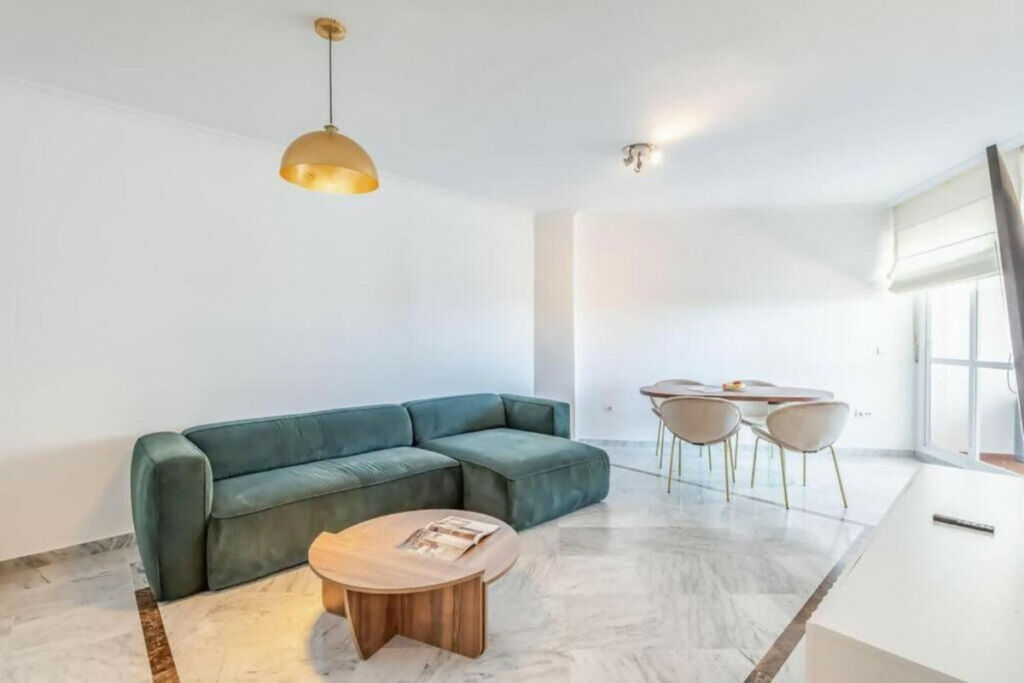 Middle Floor Apartment San Pedro de Alcántara Málaga - image 3