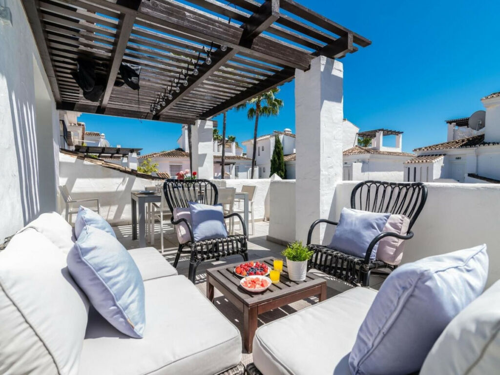 Penthouse Nueva Andalucía Málaga - image 4