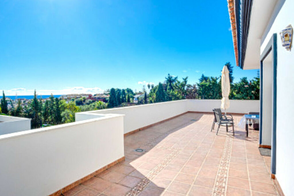 Detached Villa Marbella Málaga - image 3