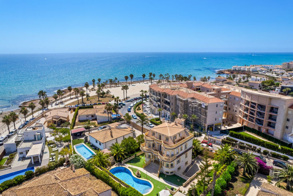 Detached Villa Playa Flamenca Alicante - image 3