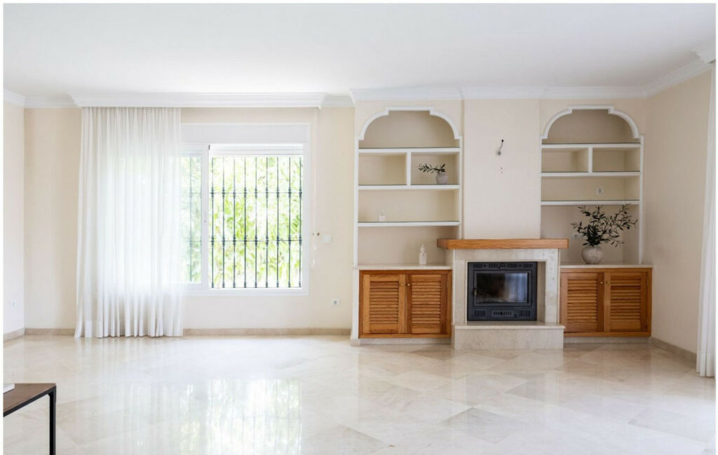Detached Villa San Pedro de Alcántara Málaga - image 3