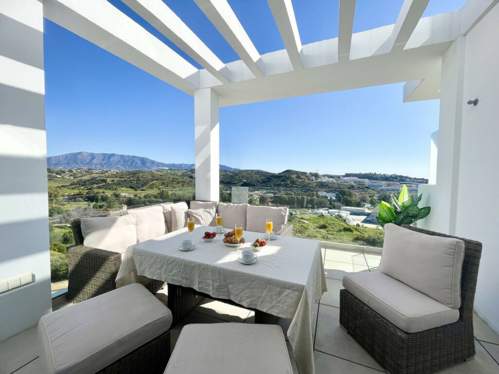 Middle Floor Apartment La Cala de Mijas Málaga - image 3