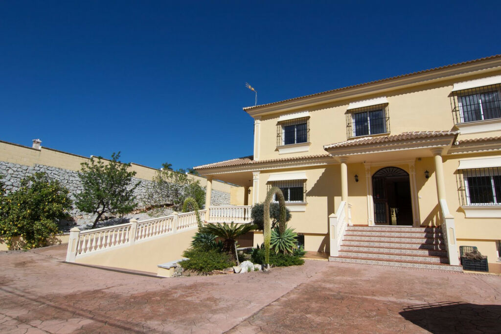 Detached Villa Alhaurín de la Torre Málaga - image 3