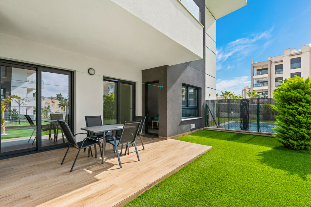 Ground Floor Apartment Villamartin Alicante - image 3
