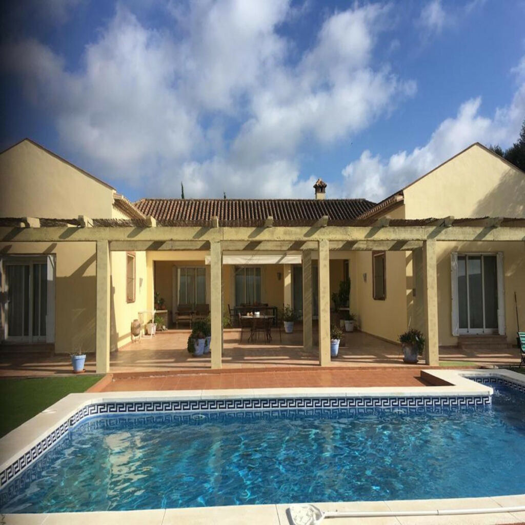 Detached Villa San Martín de Tesorillo Cádiz - image 3