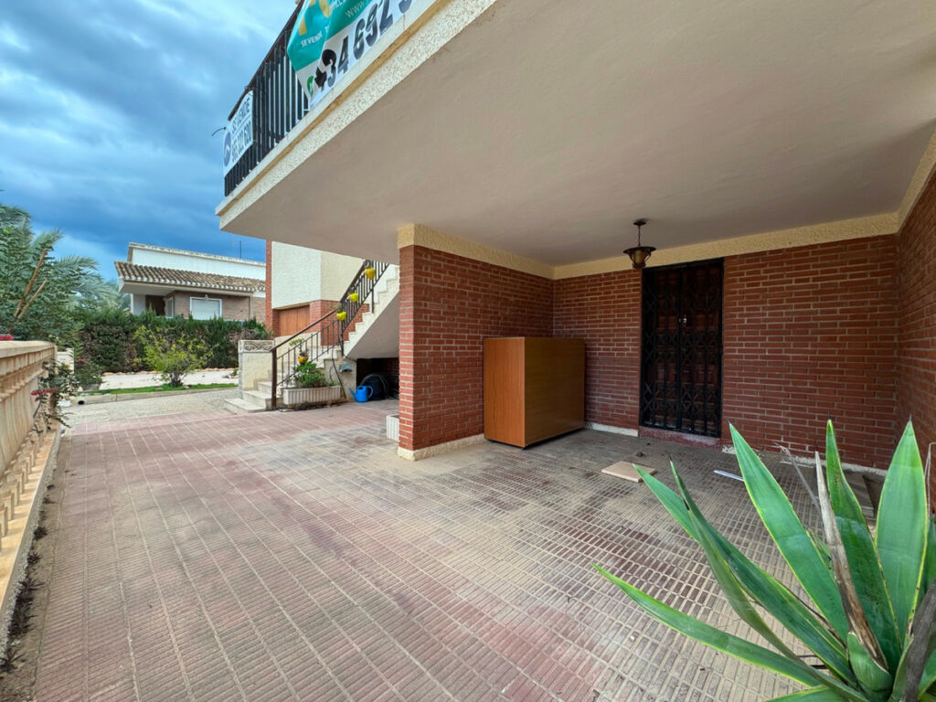 Detached Villa La Zenia Alicante - image 7