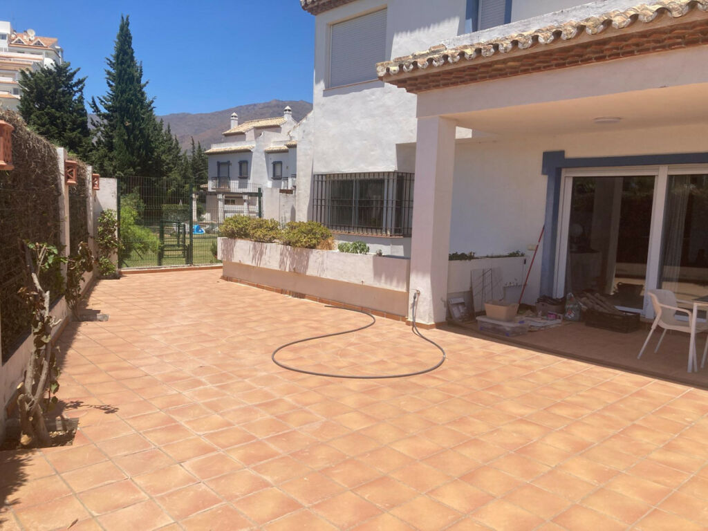 Townhouse Estepona Málaga - image 3