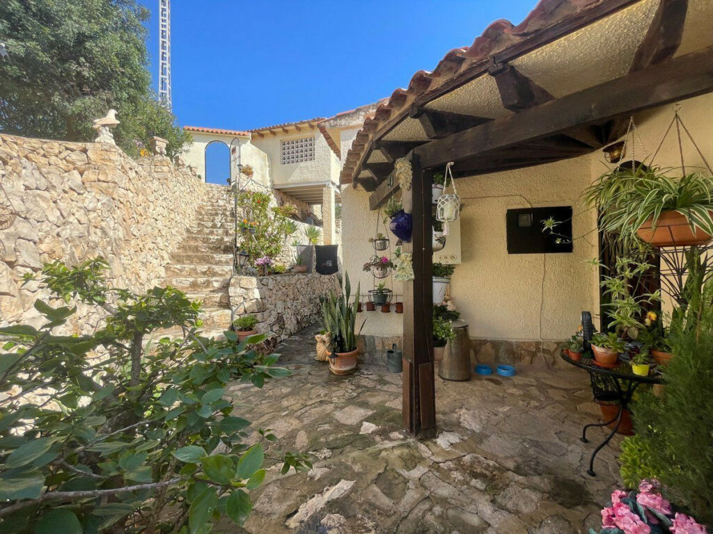Detached Villa Montemar Alicante - image 3