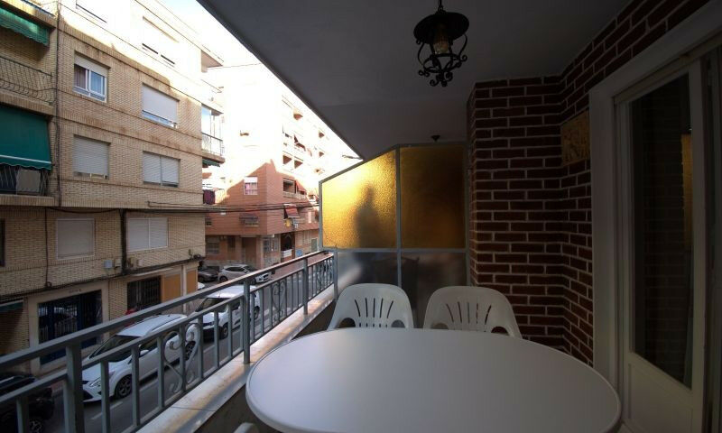 Middle Floor Apartment Torrevieja Alicante - image 3