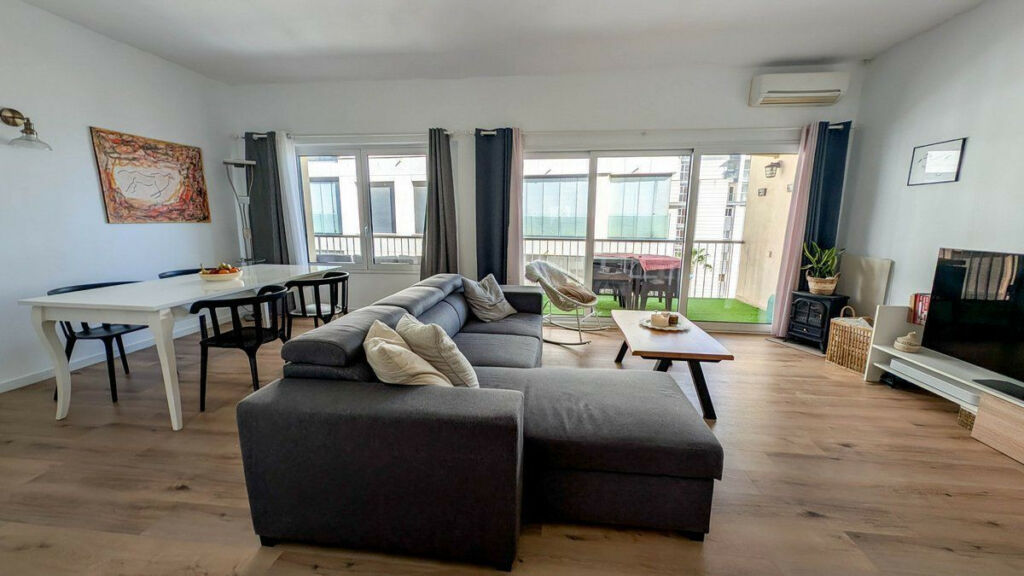 Middle Floor Apartment Calpe Alicante - image 3