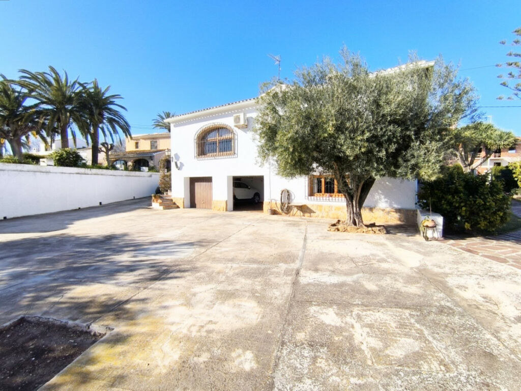 Detached Villa Javea Alicante - image 3