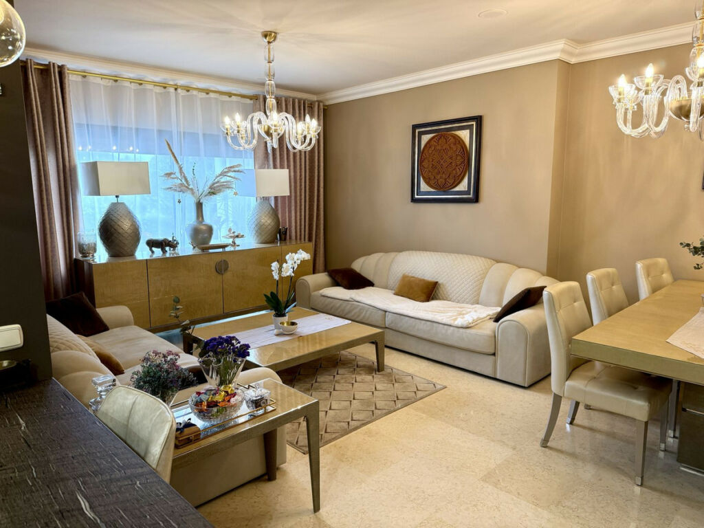 Ground Floor Apartment Benahavís Málaga - image 3