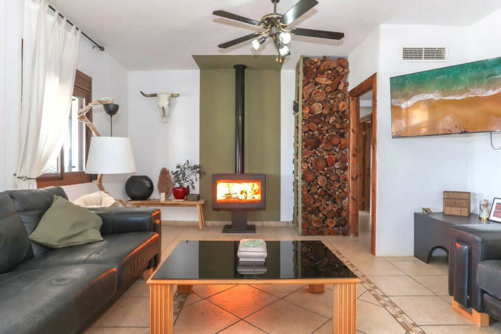 Detached Villa Alozaina Málaga - image 4