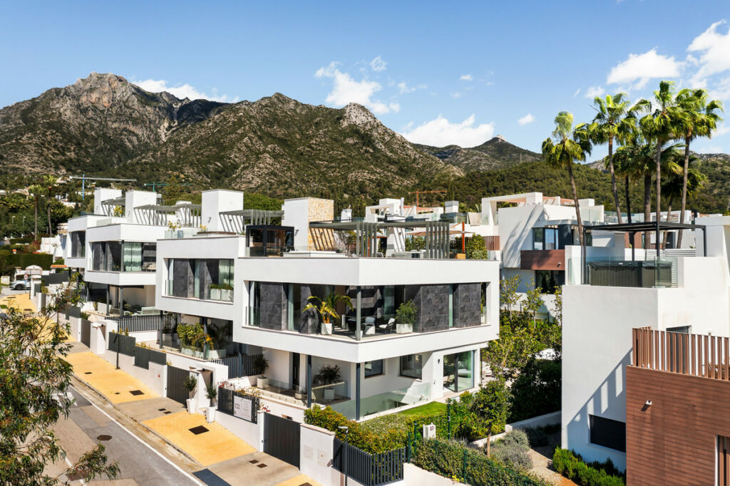 Semi-Detached House Sierra Blanca Málaga - image 3