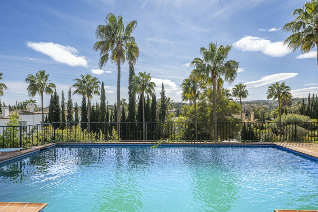 Detached Villa Sotogrande Cádiz - image 3