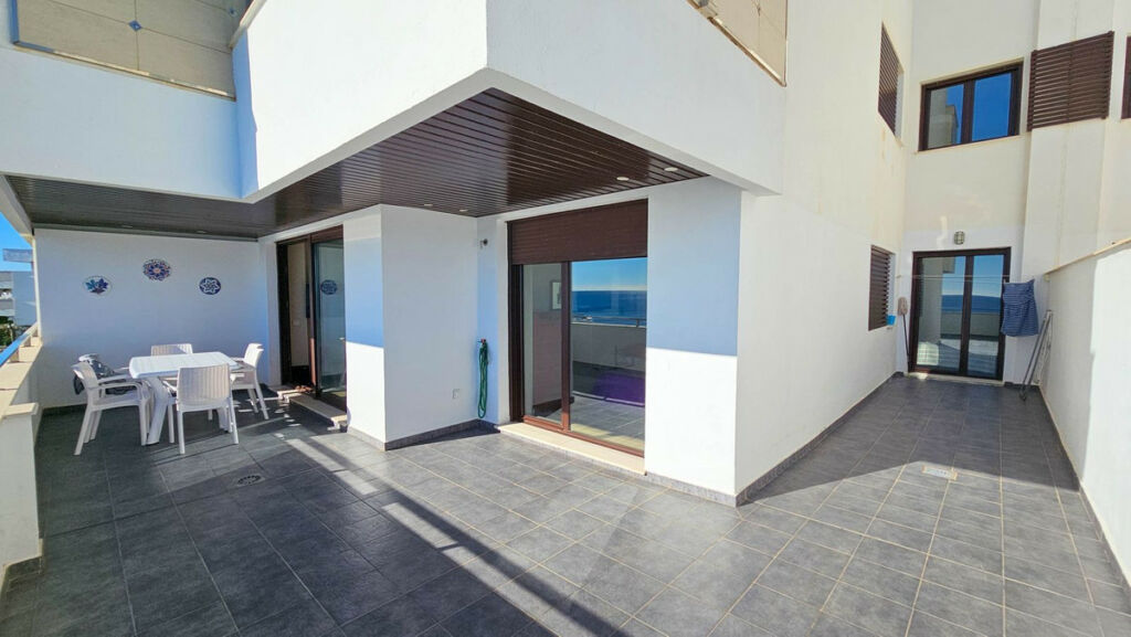 Middle Floor Apartment Casares Playa Málaga - image 3