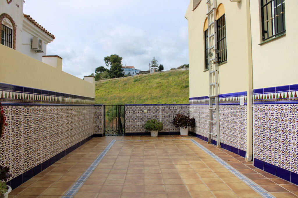 Detached Villa Nerja Málaga - image 3