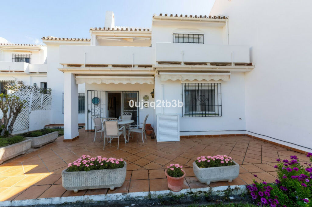 Ground Floor Apartment Nueva Andalucía Málaga - image 3