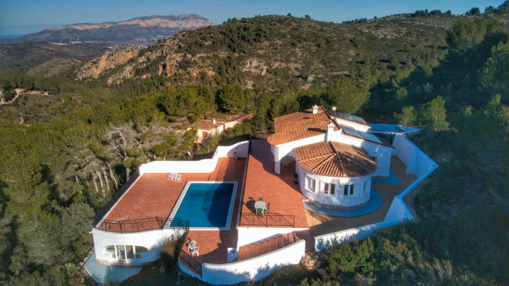 Detached Villa Lliber Alicante - image 3