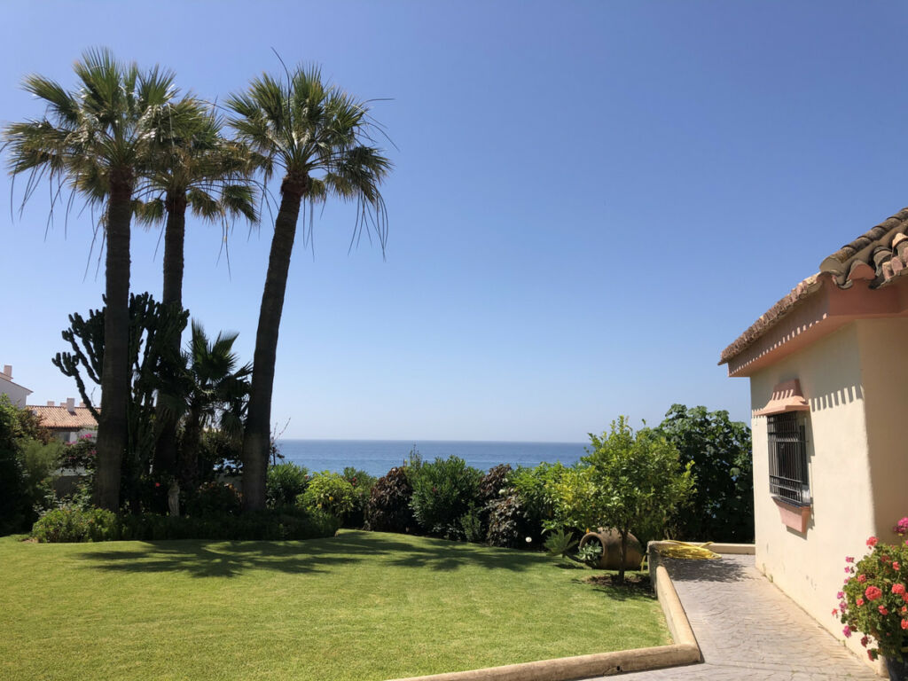 Detached Villa Calahonda Málaga - image 30