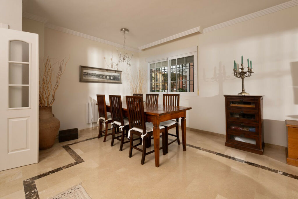 Detached Villa Elviria Málaga - image 32