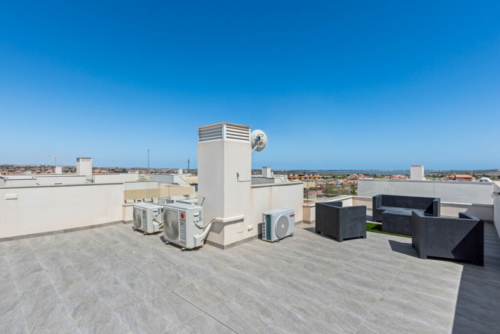 Detached Villa Los Montesinos Alicante - image 29
