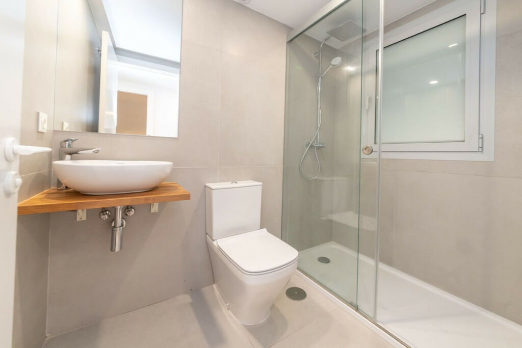 Middle Floor Apartment Carvajal Málaga - image 30