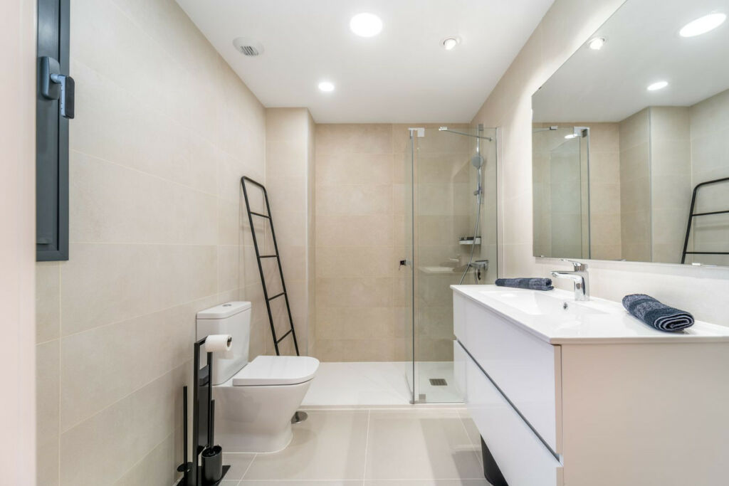 Middle Floor Apartment Fuengirola Málaga - image 30