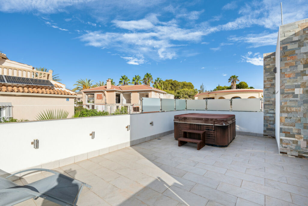 Detached Villa Ciudad Quesada Alicante - image 31