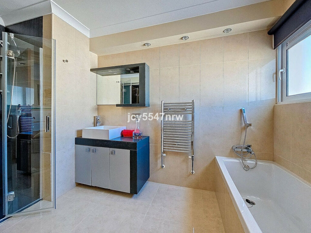 Detached Villa Moraira Alicante - image 31