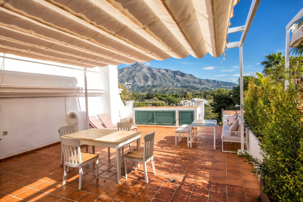 Townhouse Aloha Málaga - image 31