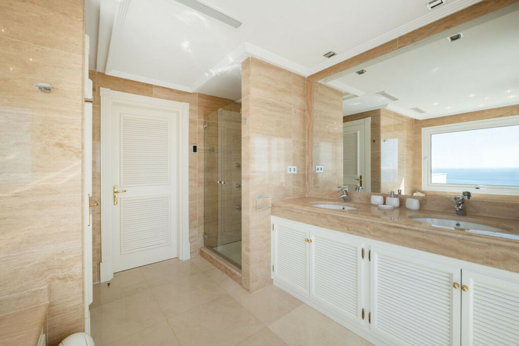 Detached Villa Marbella Málaga - image 32
