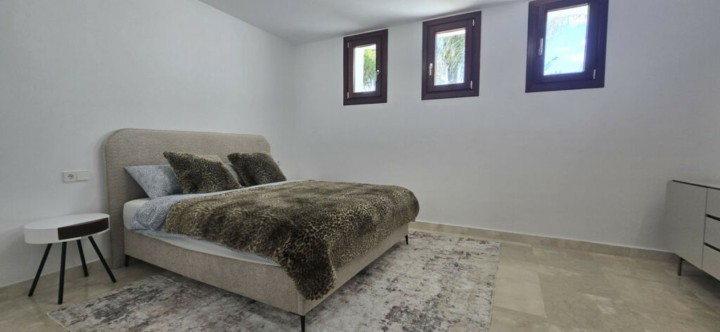 Detached Villa The Golden Mile Málaga - image 31