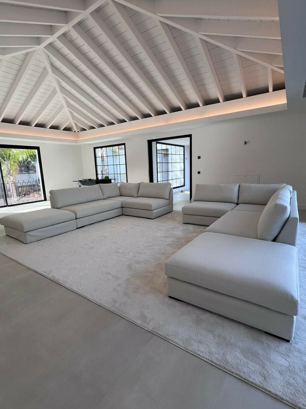 Detached Villa Nueva Andalucía Málaga - image 31