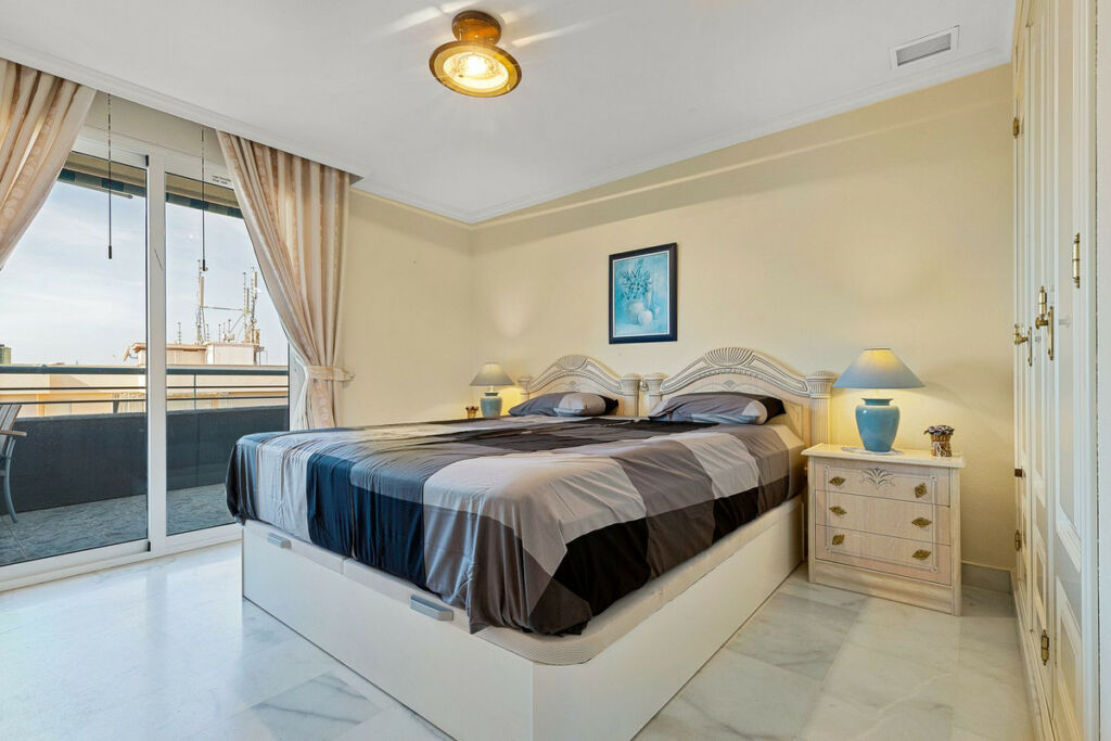 Penthouse Fuengirola Málaga - image 31