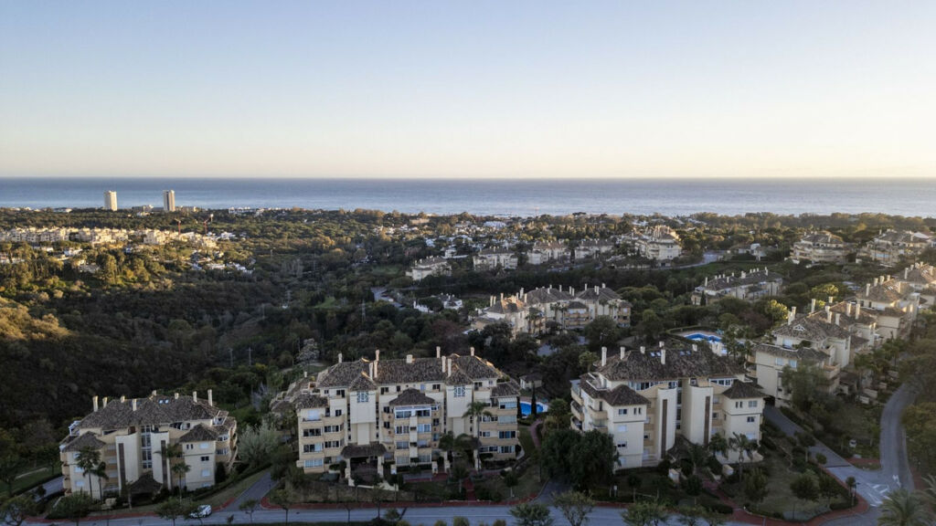 Middle Floor Apartment Elviria Málaga - image 31