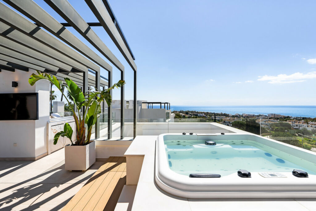 Semi-Detached House Sierra Blanca Málaga - image 31