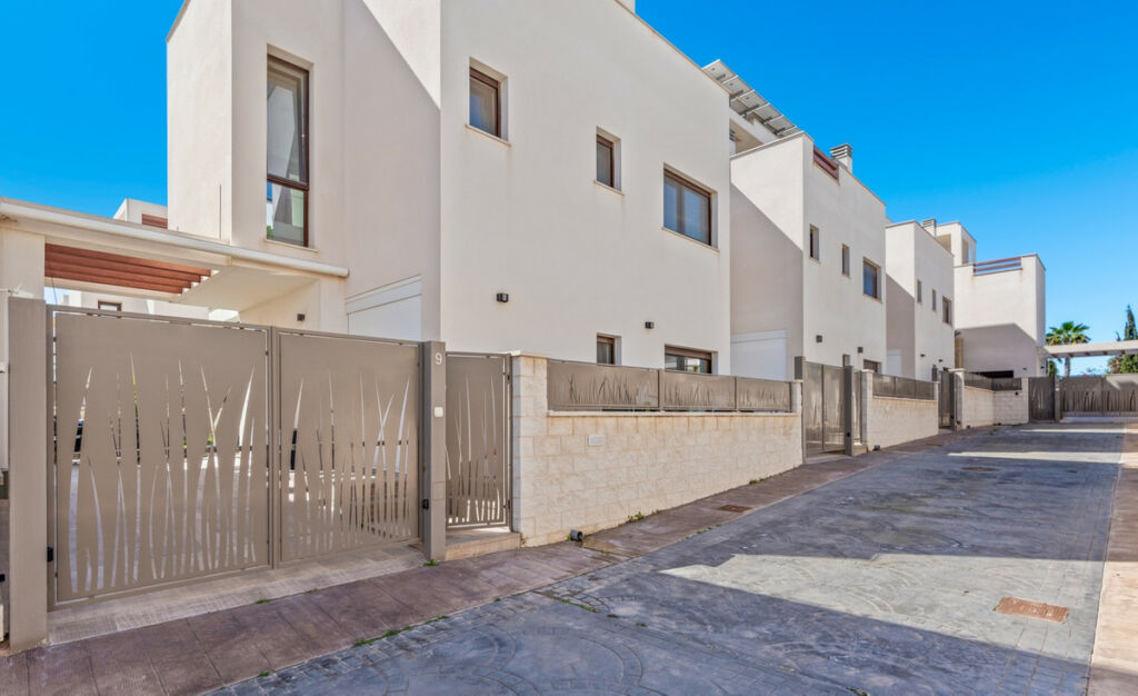 Detached Villa Ciudad Quesada Alicante - image 32